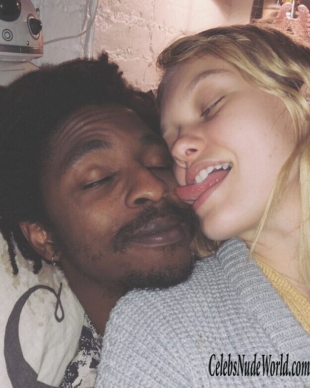 Maggie Laine Sexy 125047