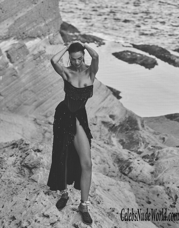 Mariacarla Boscono Topless Photos 125225