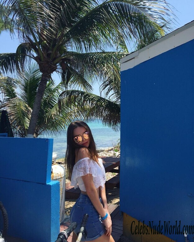 Megan Frey Bikini 125308