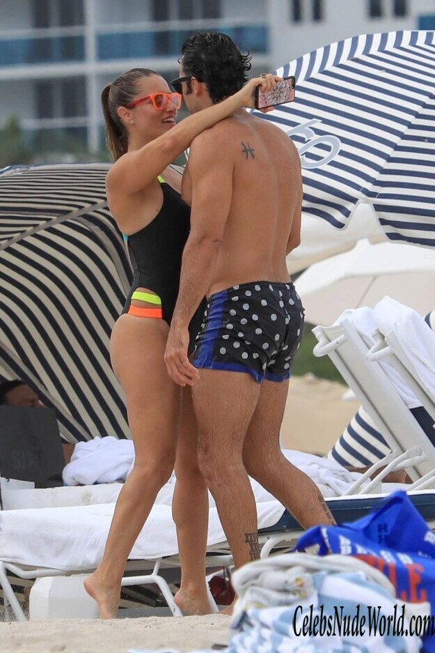 Lola Ponce Sexy 125676