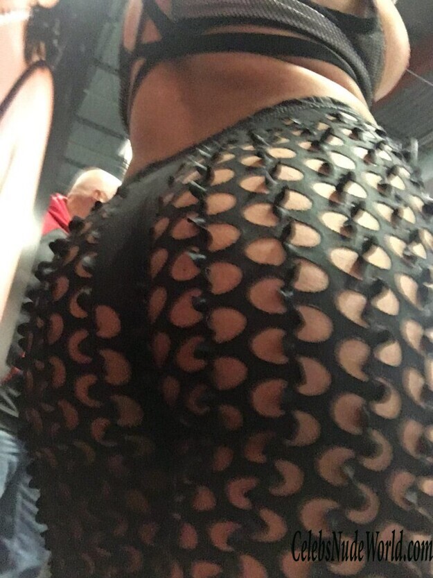 loni Legend Topless 126359