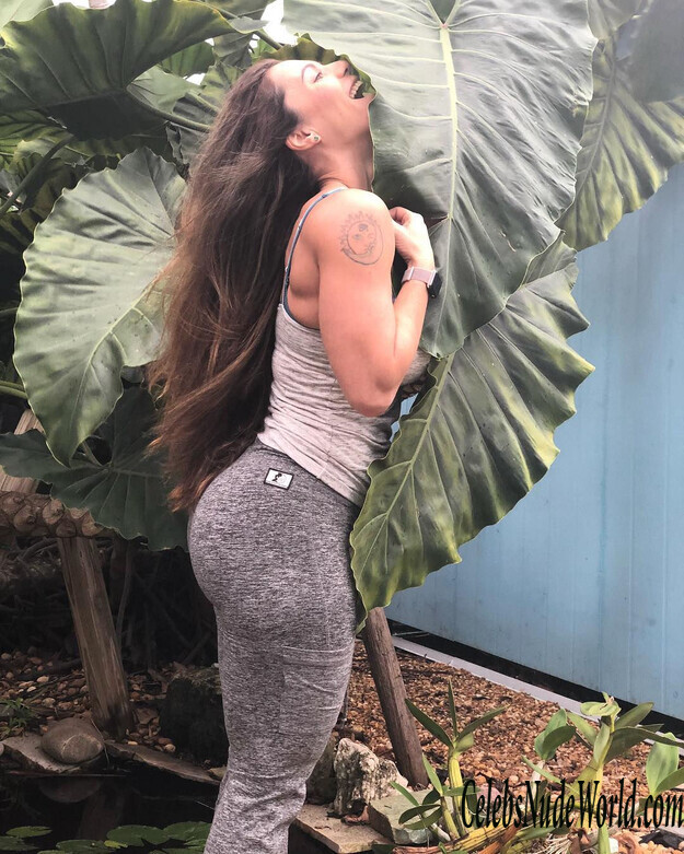 Linda Durbesson Sexy 127138