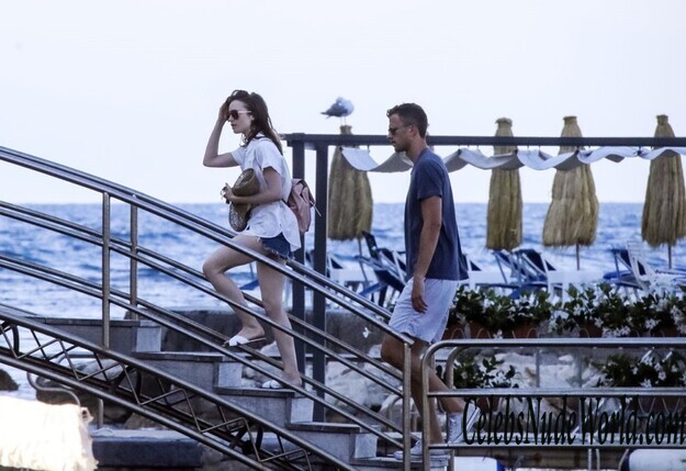 Lily Collins Bikini 127527