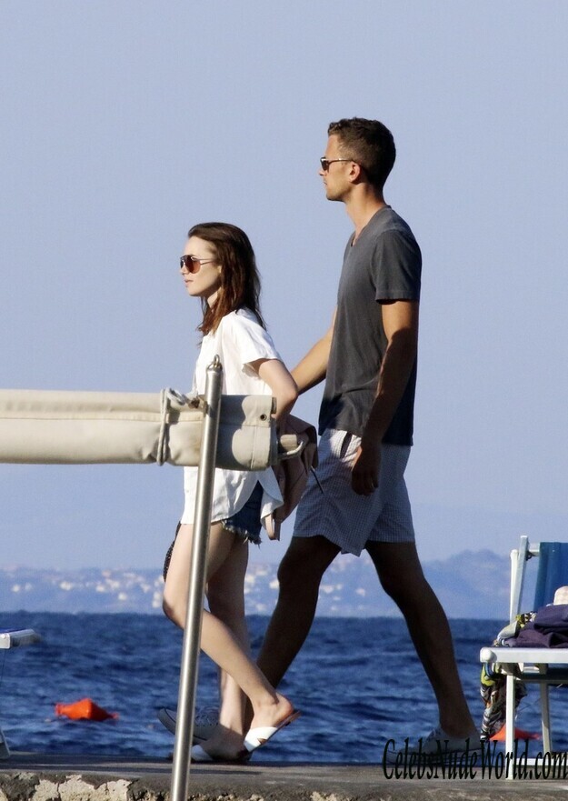 Lily Collins Bikini 127529