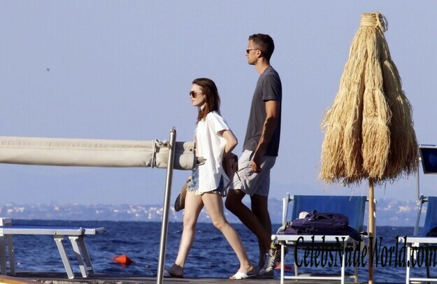 Lily Collins Bikini 127530