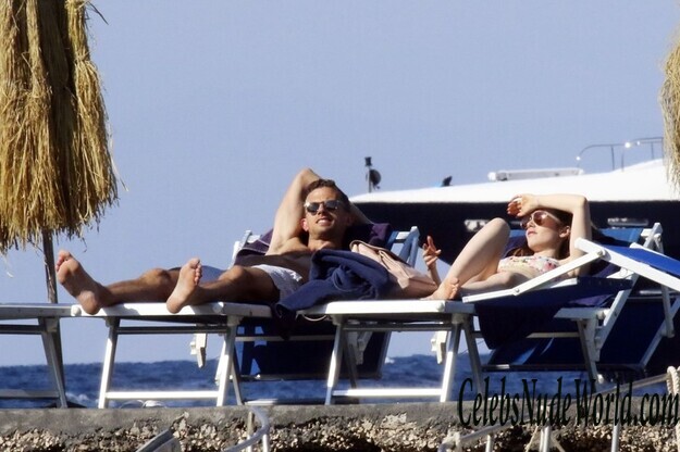 Lily Collins Bikini 127540