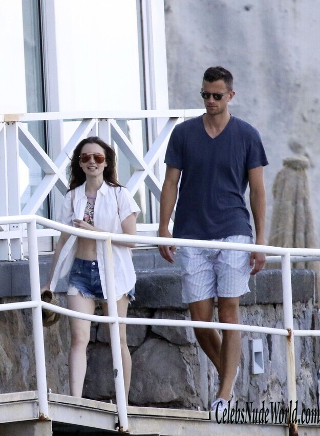 Lily Collins Bikini 127545