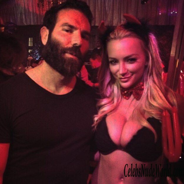 Sexy web pics of Lindsey Pelas 128116