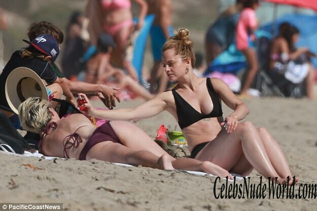 Mena Suvari Bikini 128272