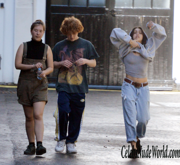 Lourdes Leon Braless Photos 128343