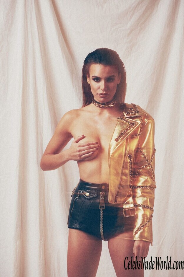 Madison Reed Topless 128379