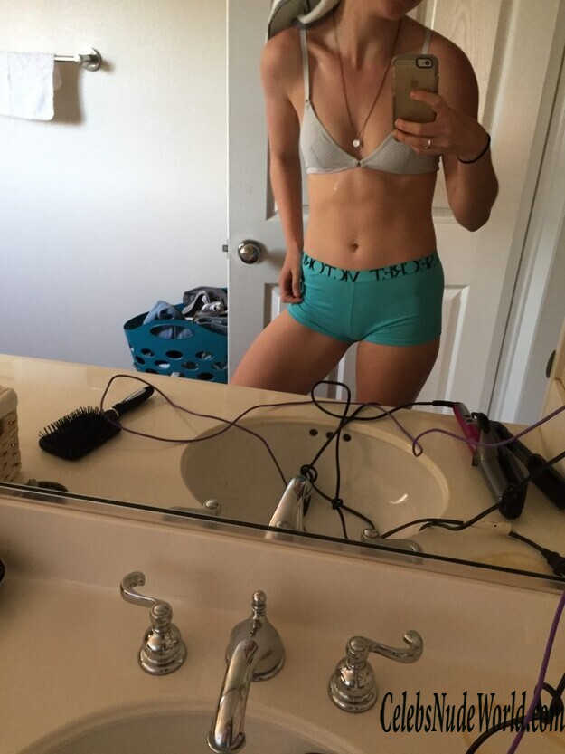 Mackenzie Lintz Leaked 128429