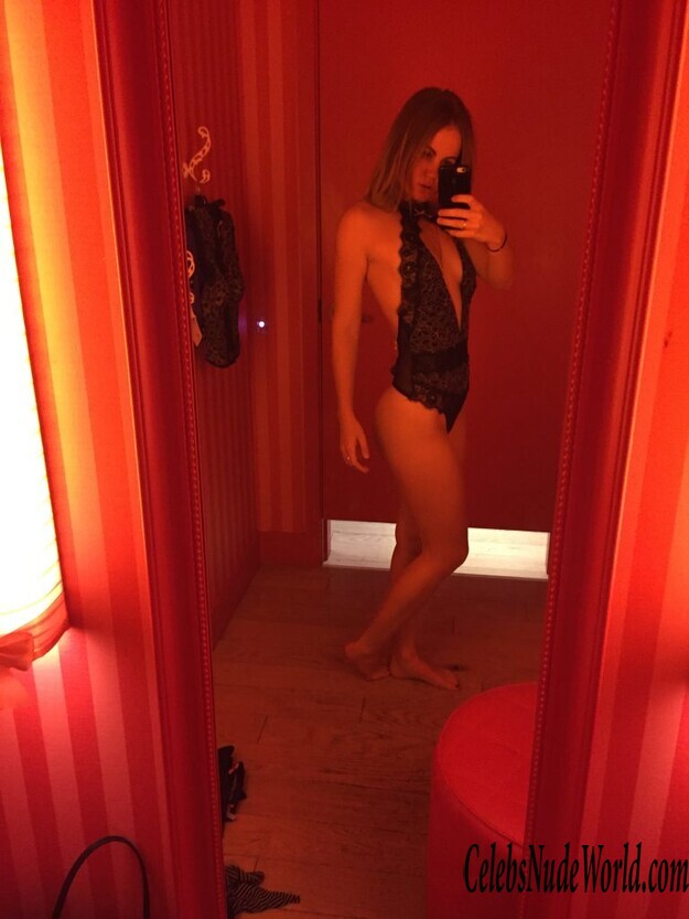 Mackenzie Lintz Leaked 128442