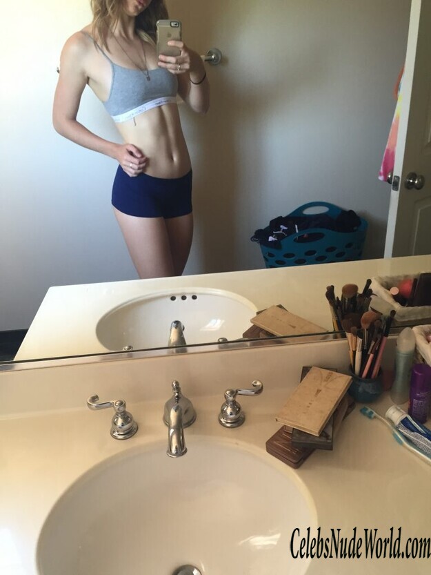 Mackenzie Lintz Leaked 128456