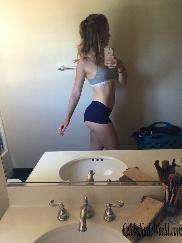 Mackenzie Lintz Leaked 128459