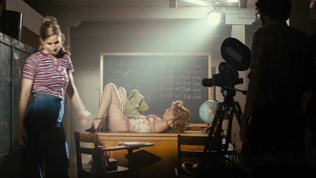 Maggie Gyllenhaal Nude 128468