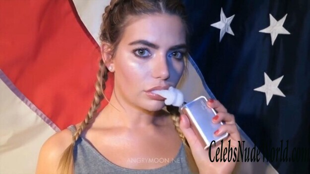 Megan Barton Hanson Nude 128839