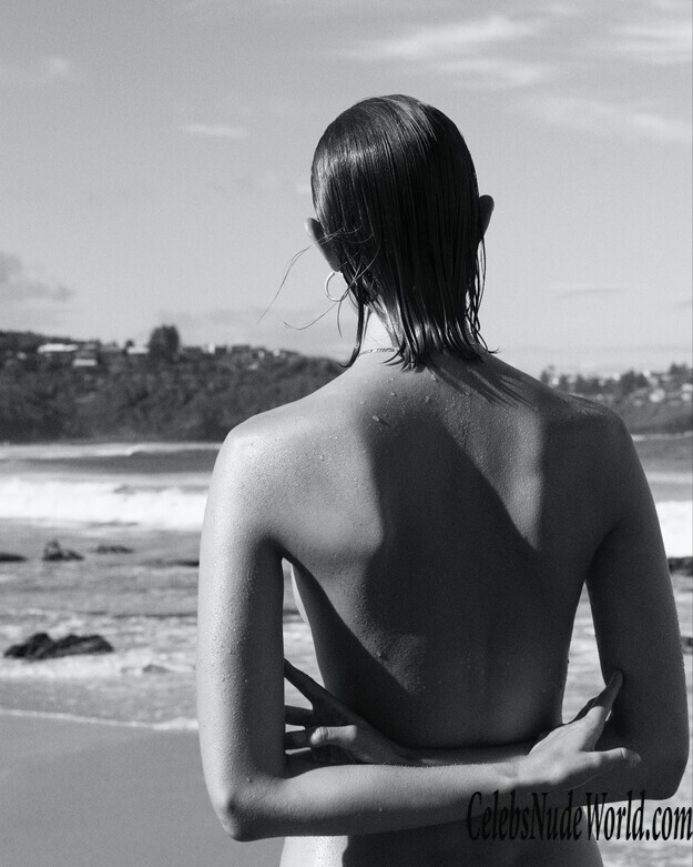 Mali Koopman Topless Photos 128943