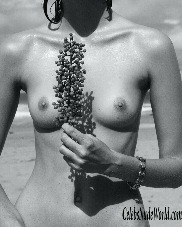 Mali Koopman Topless Photos 128946