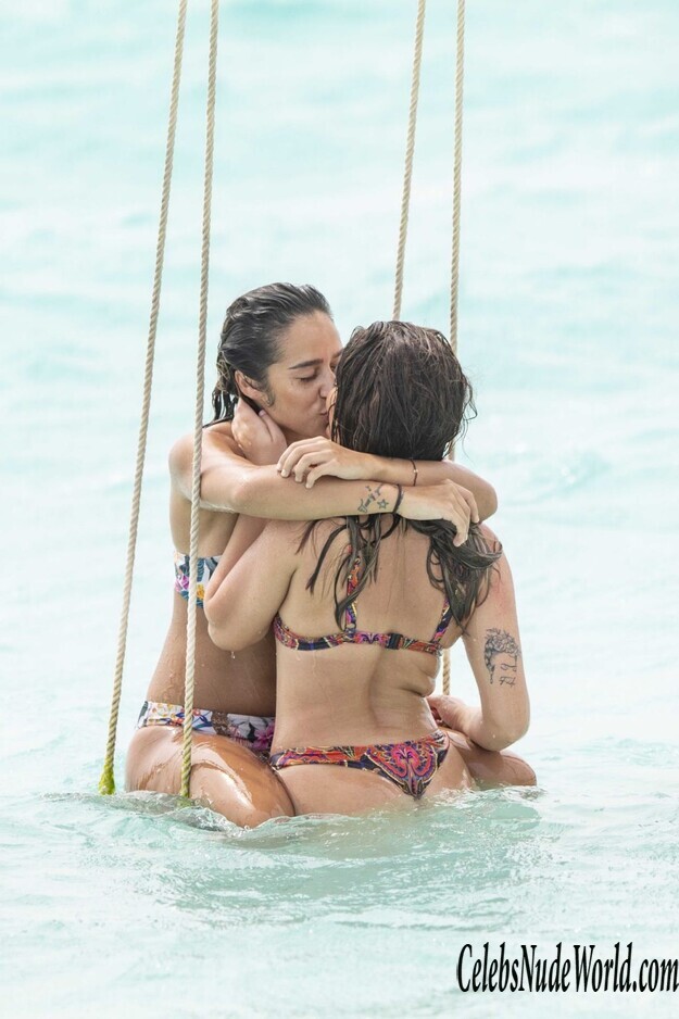 Megan Barton Hanson Bikini 129255