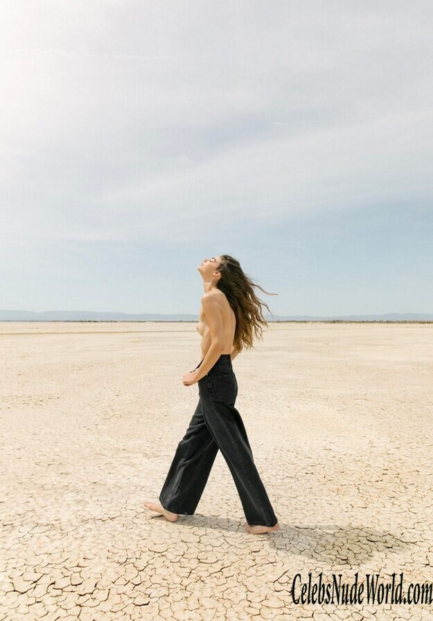 Marie Teissonniere Topless 129386