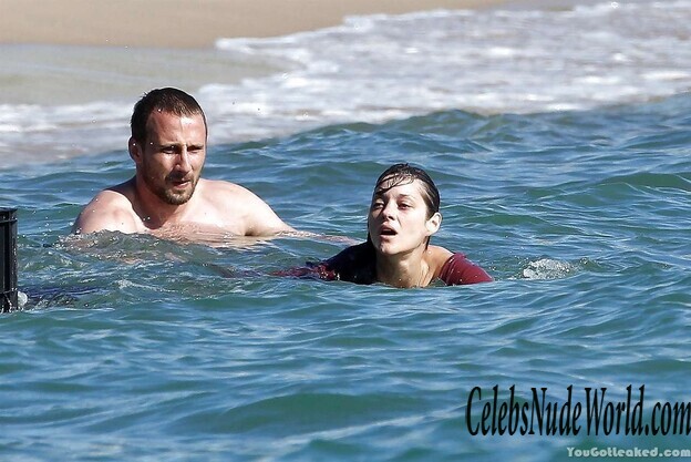 Topless pics of Marion Cotillard 129530