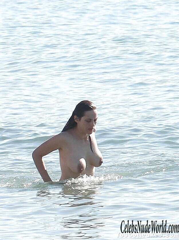 Topless pics of Marion Cotillard 129532