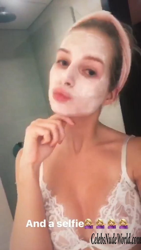 Lottie Moss Nude 129784