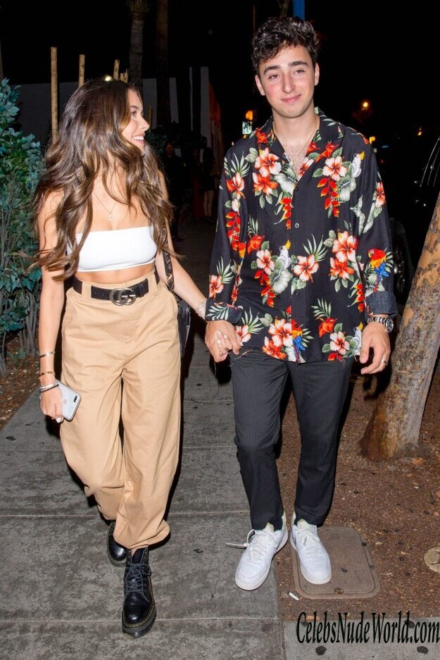 Madison Beer Sexy 130130