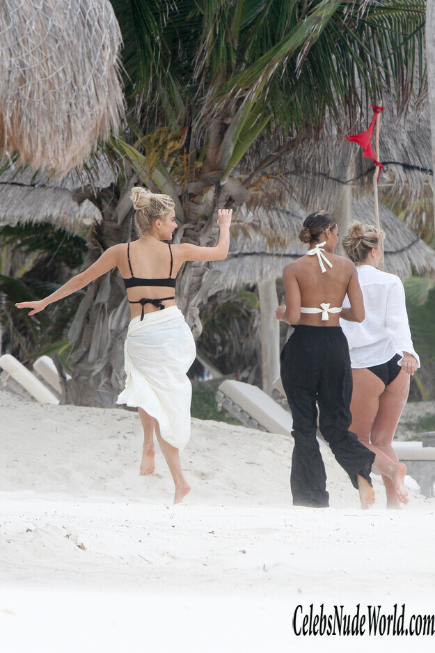 Tess Jantschek, Nonny Mulholland, Natasha Oakley, Devin Brugman, McKenna Berkley Erotic 130173