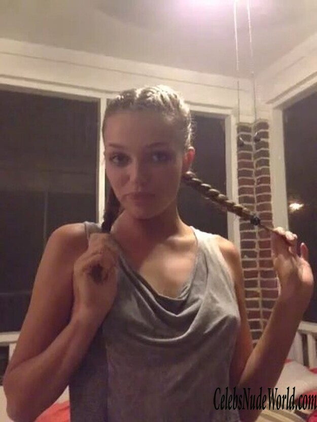 Lili Simmons Leaked 130787