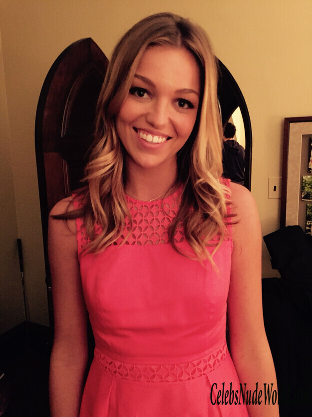 Lili Simmons Leaked 130842