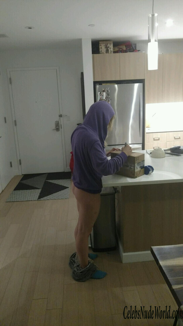 Lili Simmons Leaked 130843