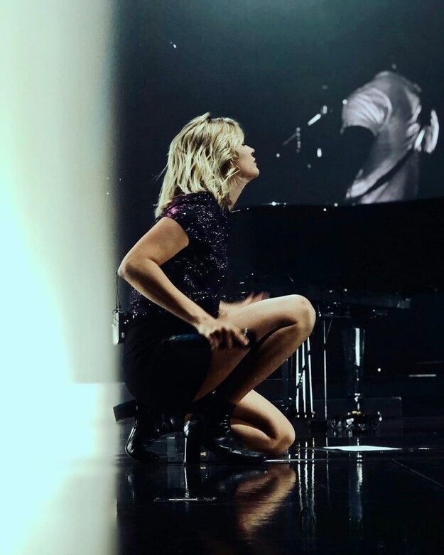 Louane Emera Erotic 132271