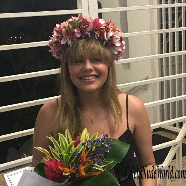 Louane Emera Erotic 132277