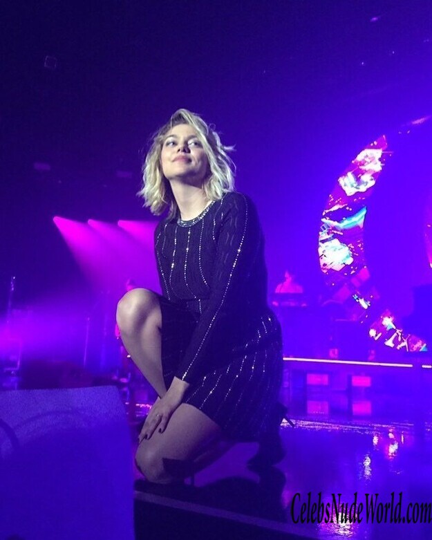 Louane Emera Erotic 132279