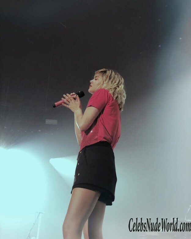 Louane Emera Erotic 132280