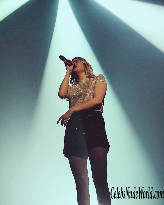 Louane Emera Erotic 132281