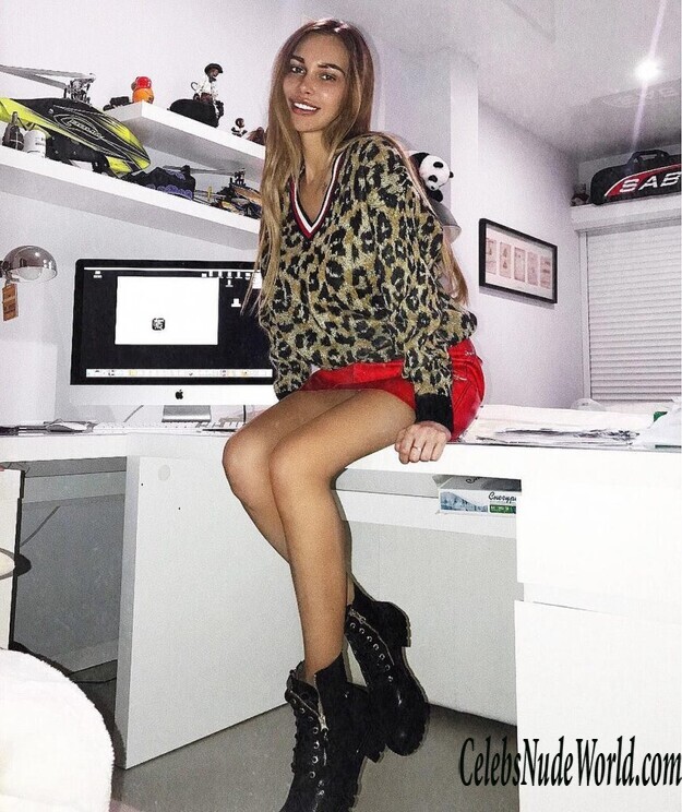 Lily Ermak Nude 132560