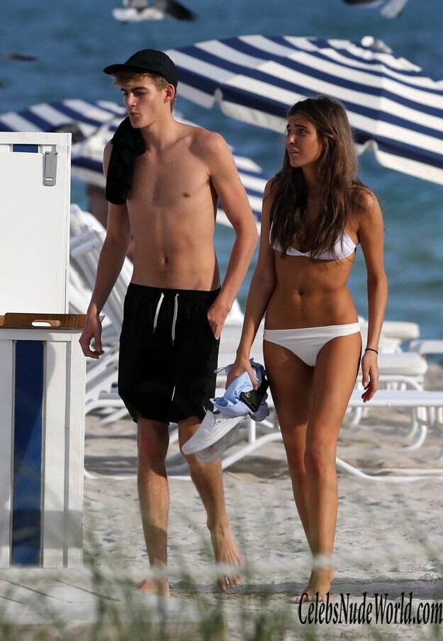 Lily Moulton Sexy 132694