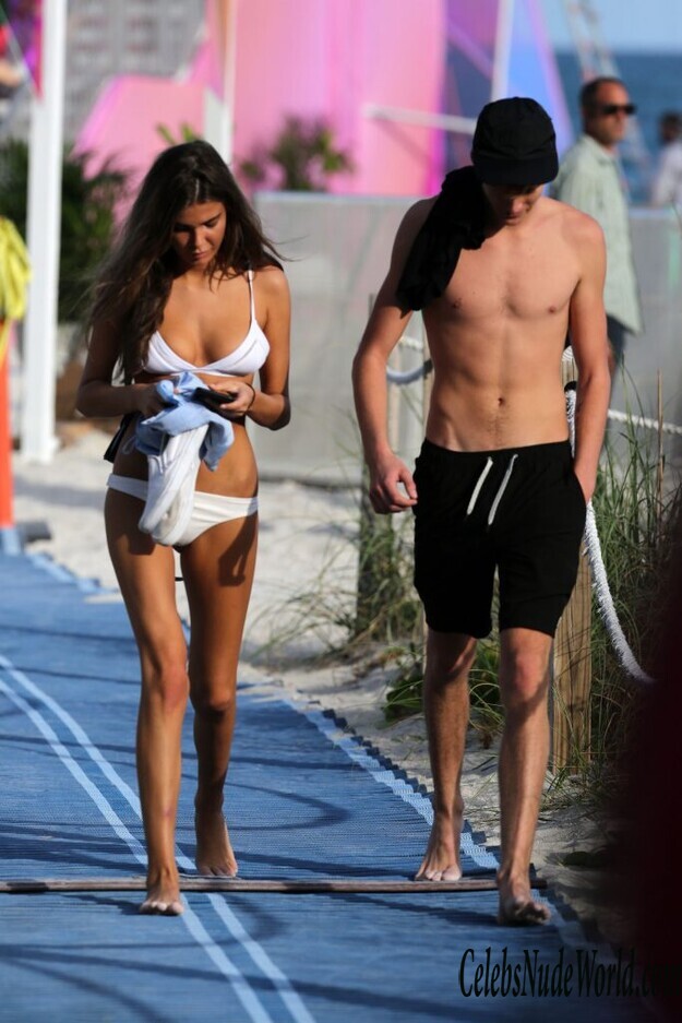 Lily Moulton Sexy 132695