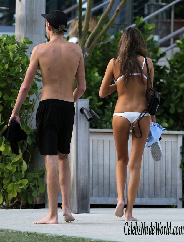 Lily Moulton Sexy 132703