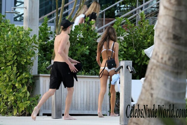 Lily Moulton Sexy 132706