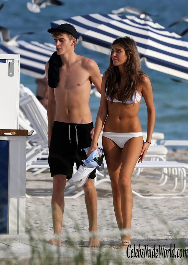 Lily Moulton Sexy 132713