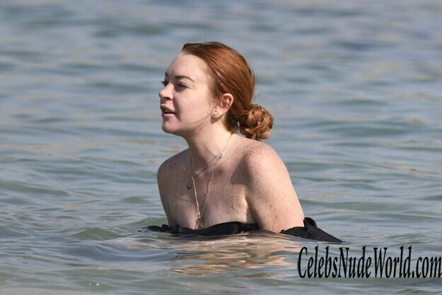 Lindsay Lohan Sexy 132747