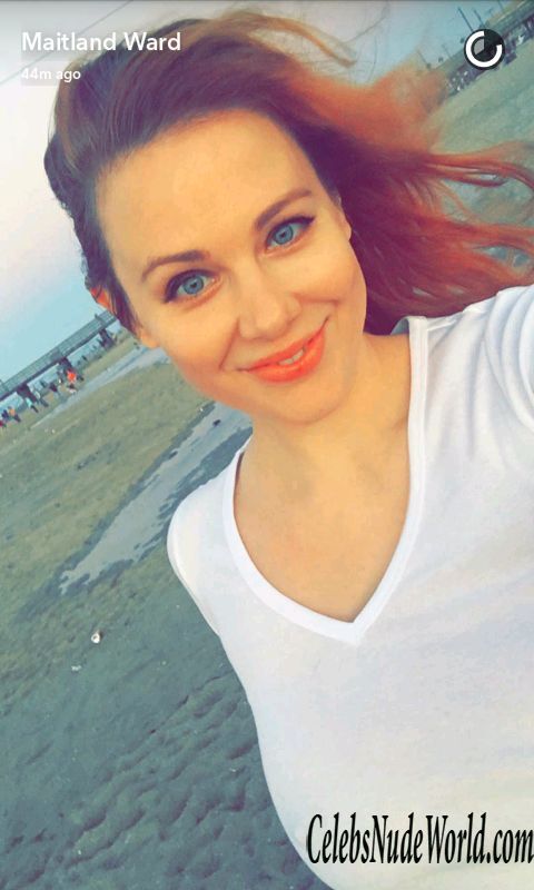 Maitland Ward Braless Photos 133059