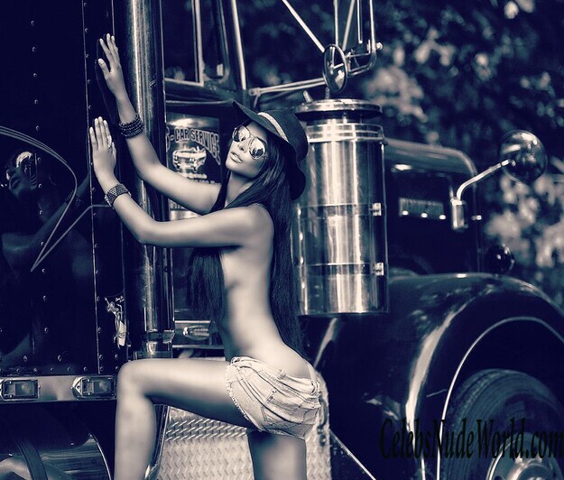 Topless Photos of Micaela Schäfer 133498