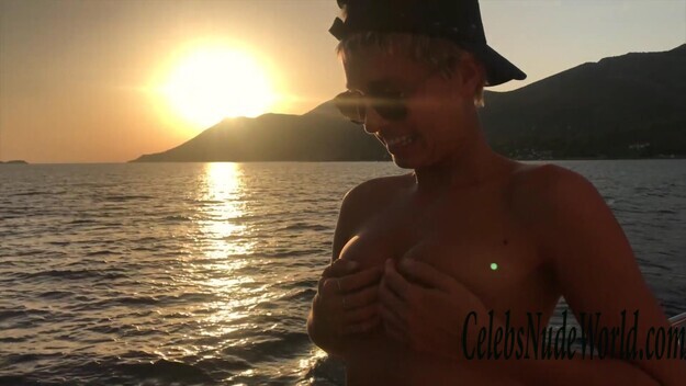 Marisa Papen Nude 133729