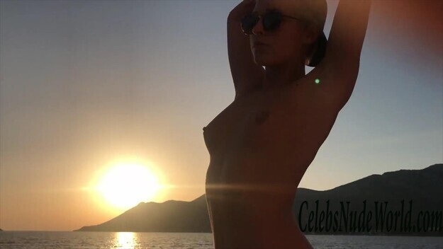 Marisa Papen Nude 133731