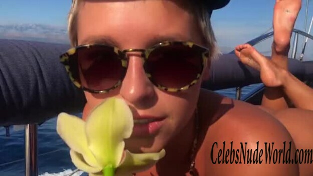 Marisa Papen Nude 133756